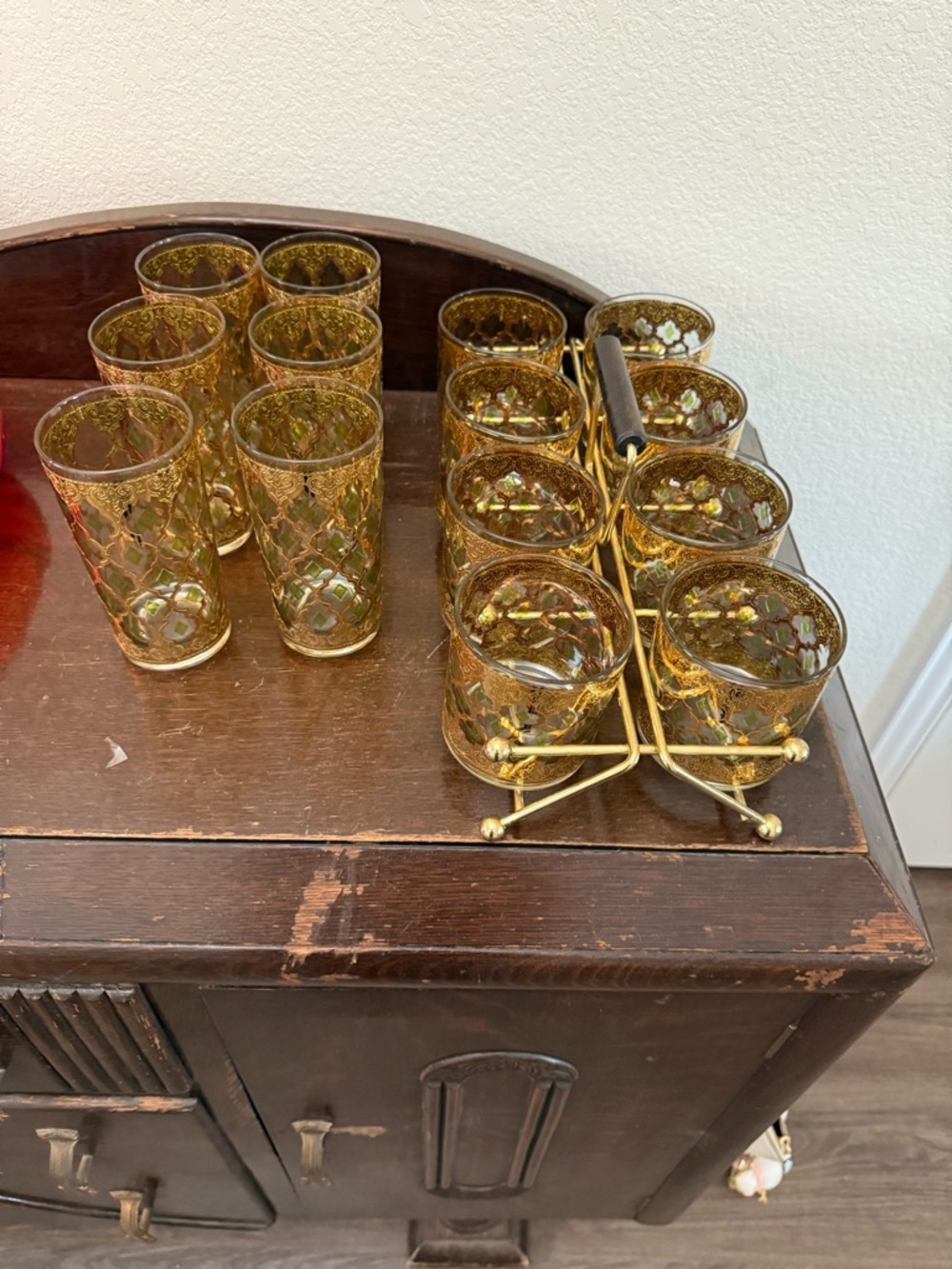 Culver Valencia Barware set with 6 highball, 8 old fashion and stand/carrier